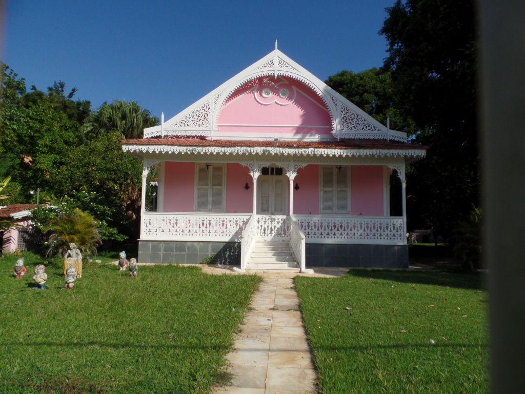 A casa que parece de boneca é conhecida como Casa da Moreninha A casa que parece de boneca é conhecida como Casa da Moreninha