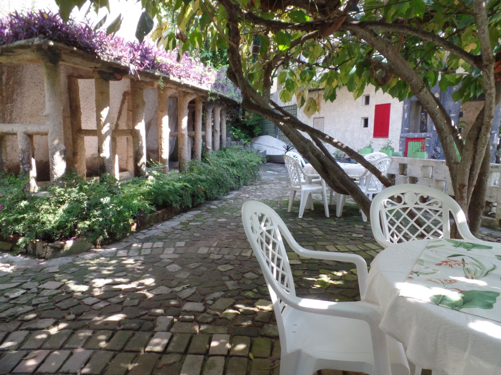 Já pensou almoçar num lugar desses? Já pensou almoçar num lugar desses?