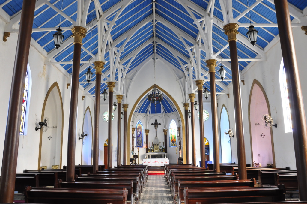 Interior da igreja de Bom Jesus do Monte, que fica bem na saída das barcas Interior da igreja de Bom Jesus do Monte, que fica bem na saída das barcas